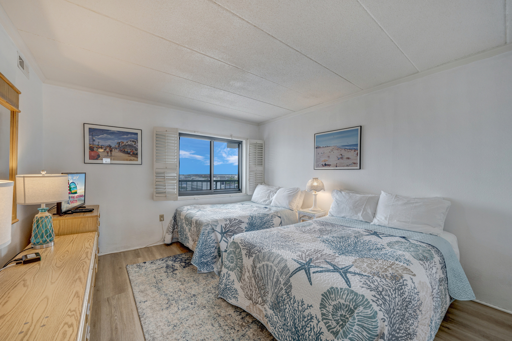 With 2 Full Beds bedroom 2 comfortably sleeps up to 4