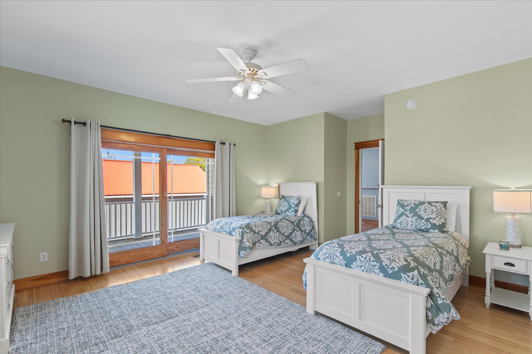 Slip out to the Waterfront Deck to stargaze!