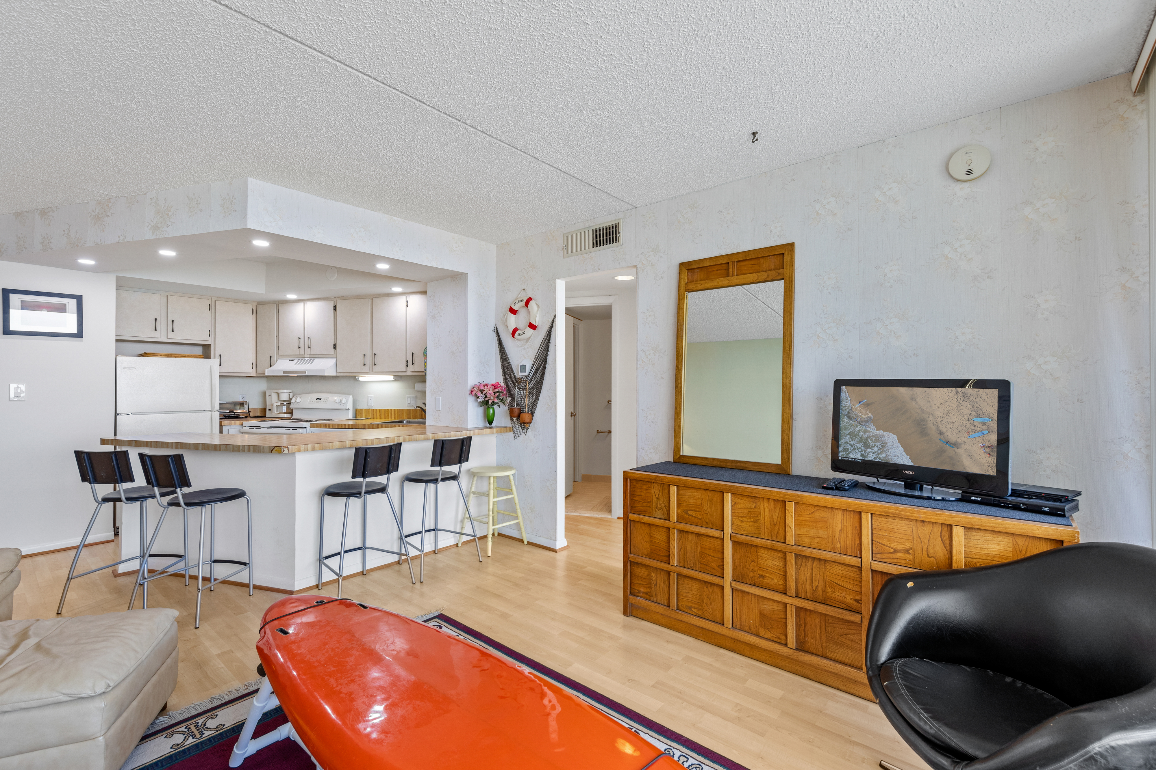 Open air floor plan for bright and airy comfort.