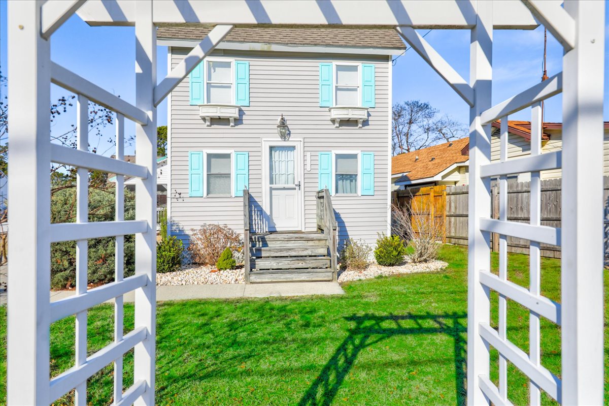 Ava's Beach Cottage is only a few minutes from Assateague National Seashore.