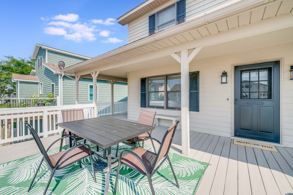 Captain's Cove is about 25 minutes to the Beach and Chincoteague Island.