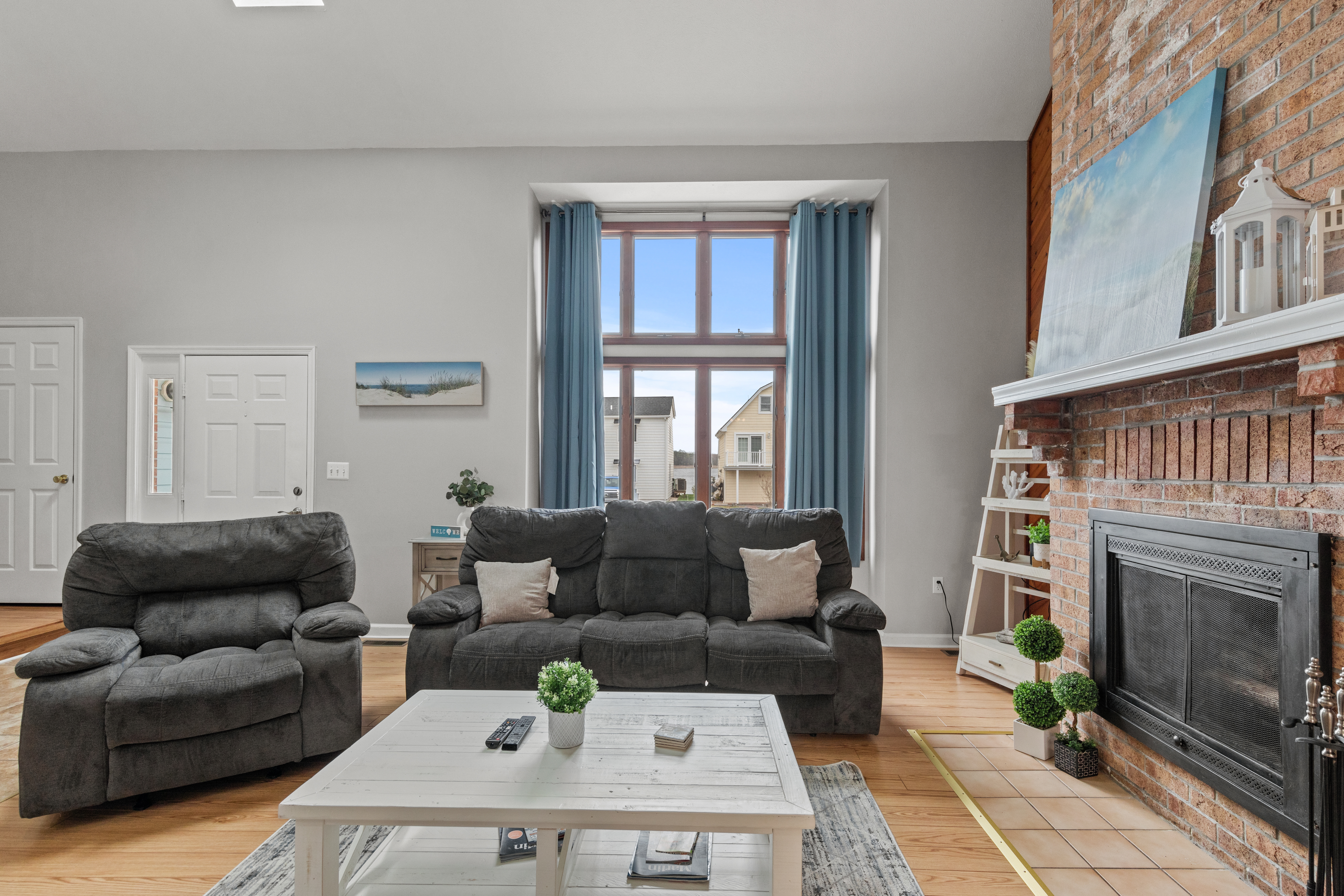 Open the curtains and let the natural light envelope you Vacation home.