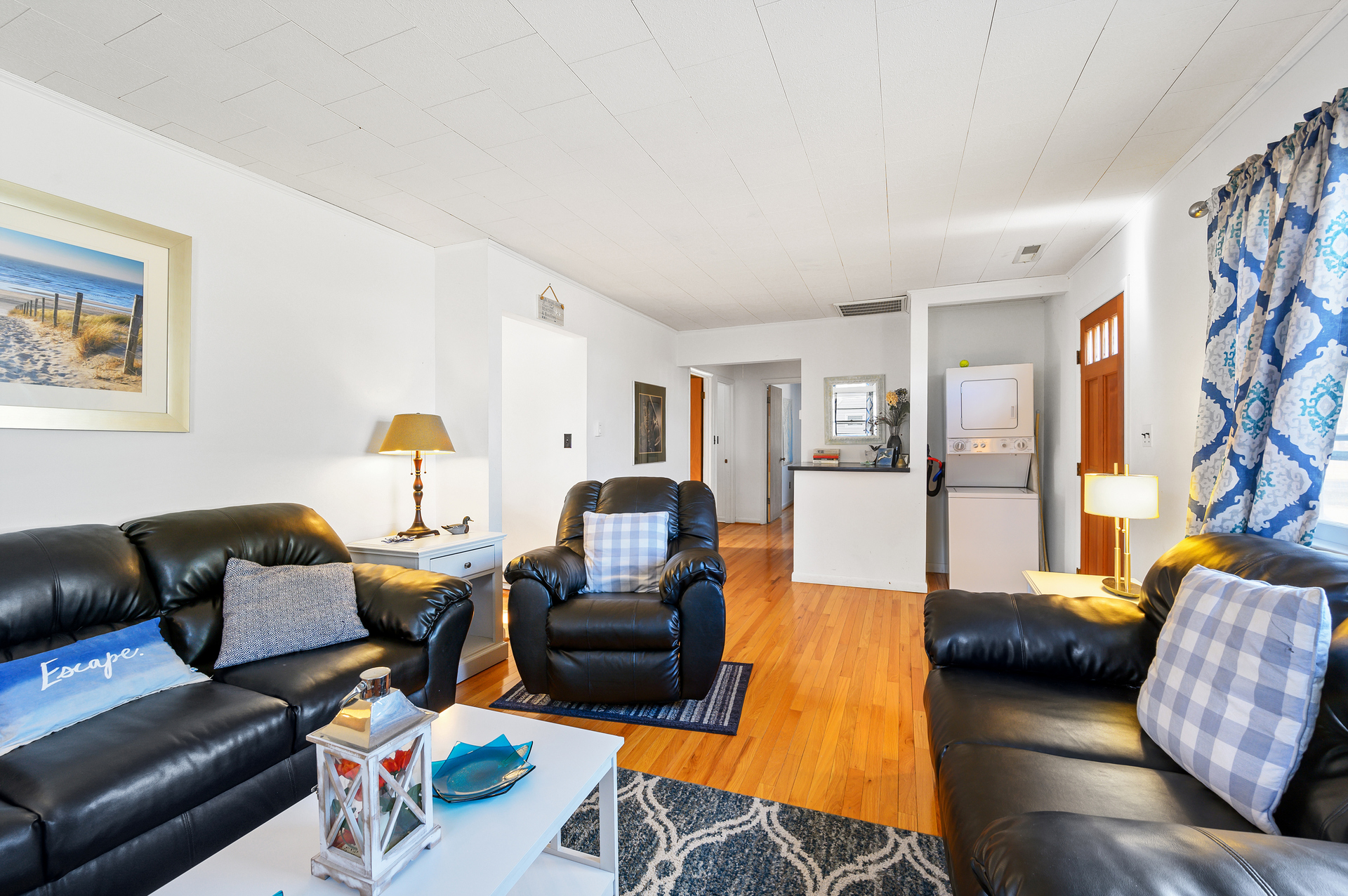 This lovely Home sleeps 6 very comfortably.