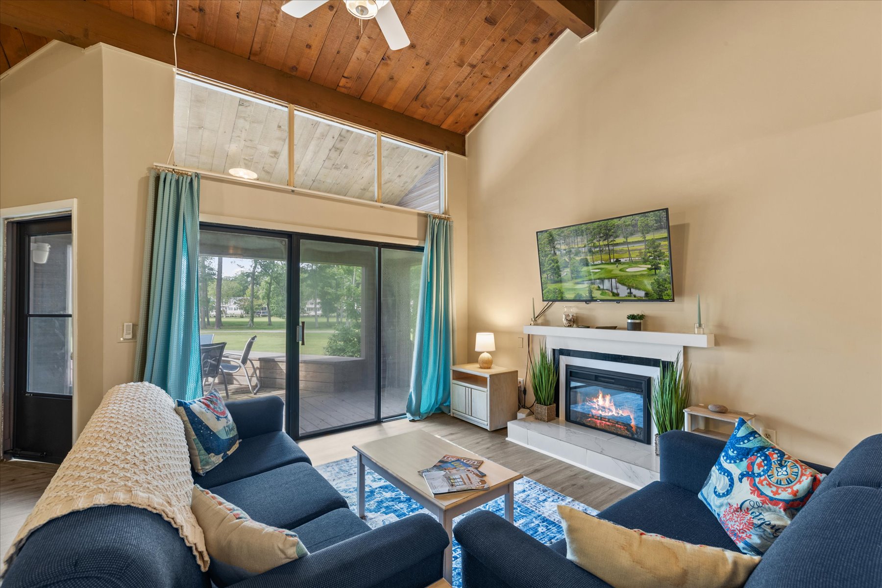 Enjoy the great Views of the green from the Living Room.