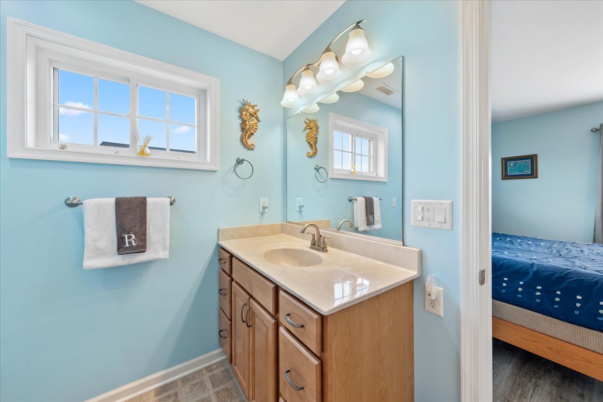 Private Master Bath.