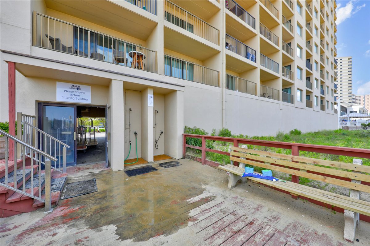 Outdoor Showers for your convenience!