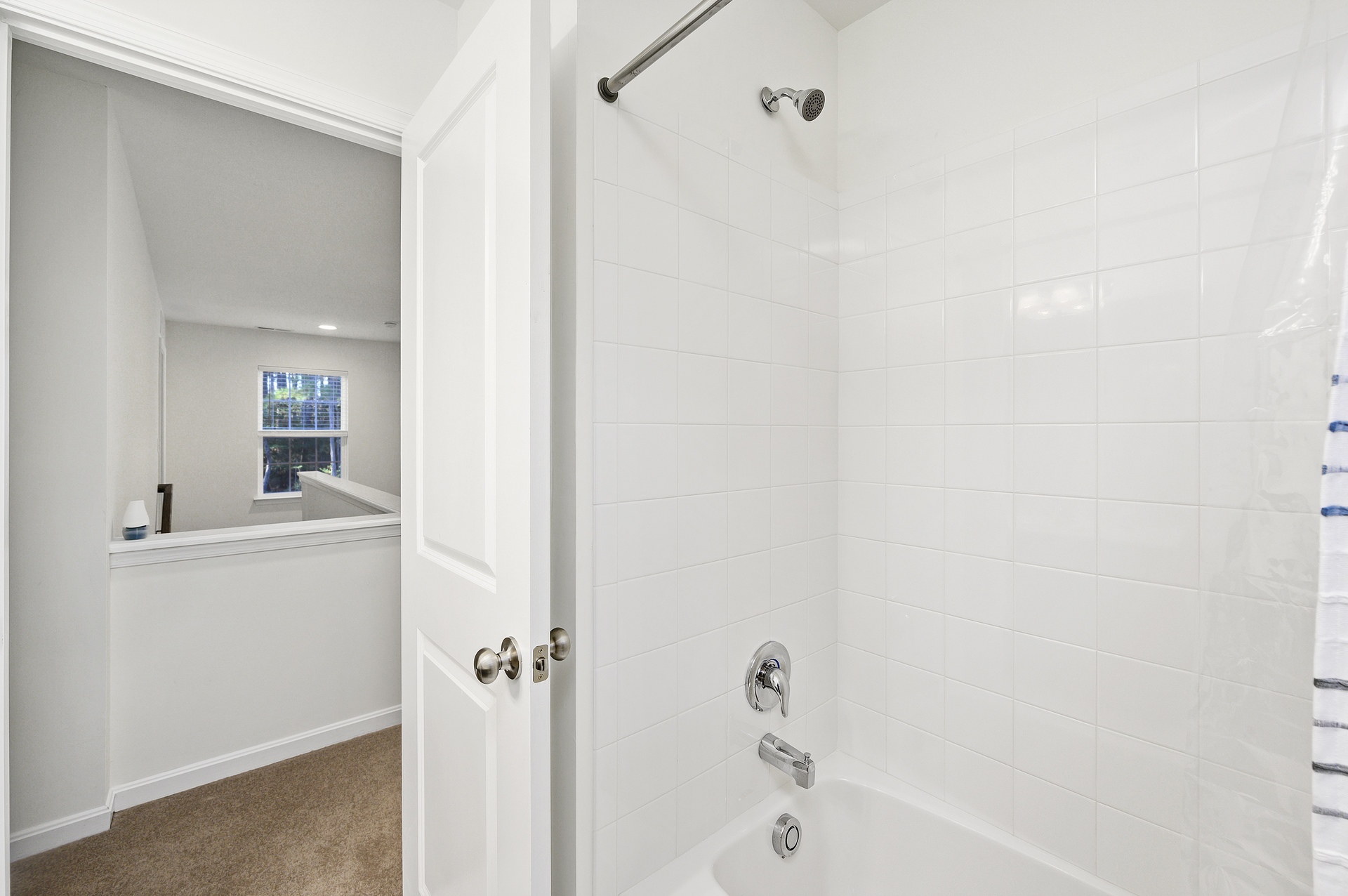 Full Bath 2 has a Tub/Shower Combo.