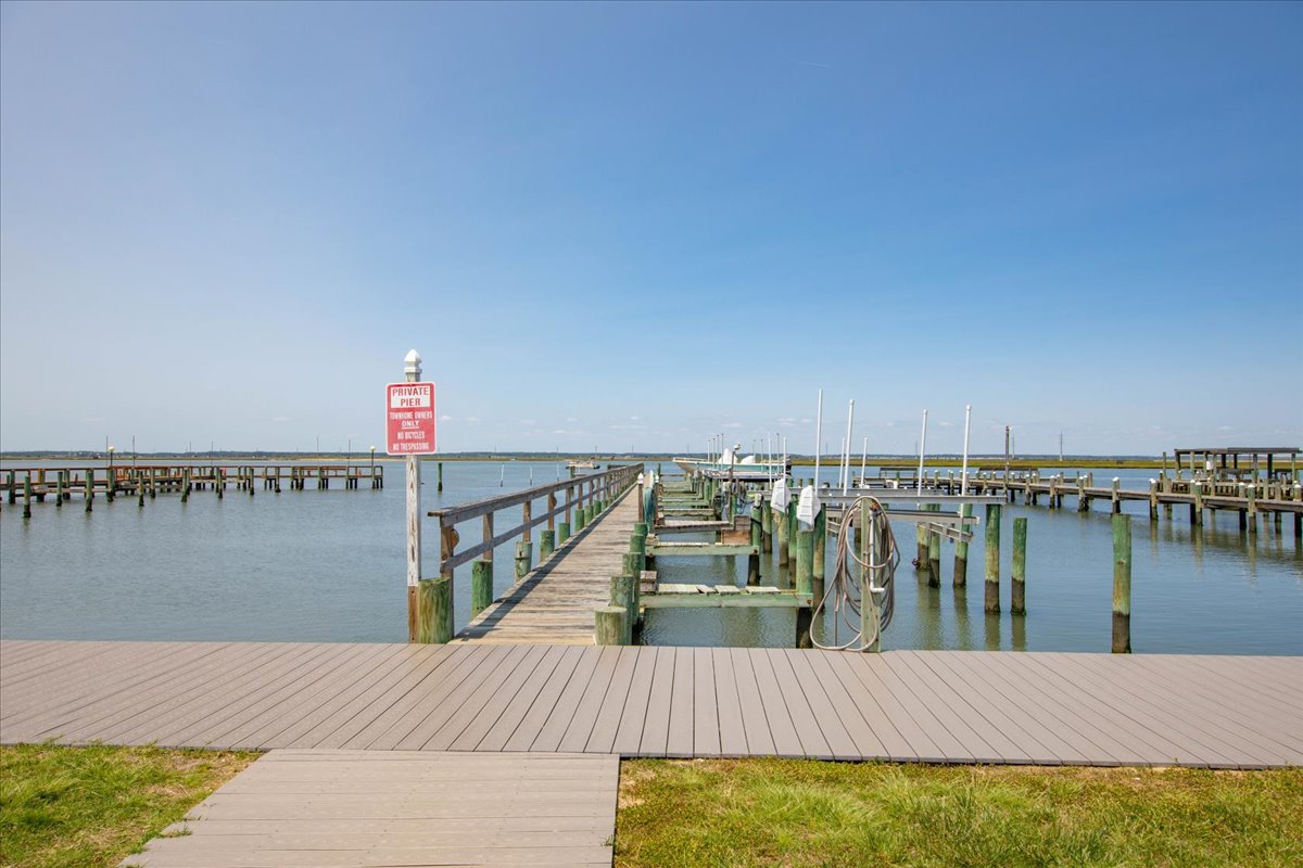 Slip for Boat up to 20 feet - or launch your kayaks or jet ski!