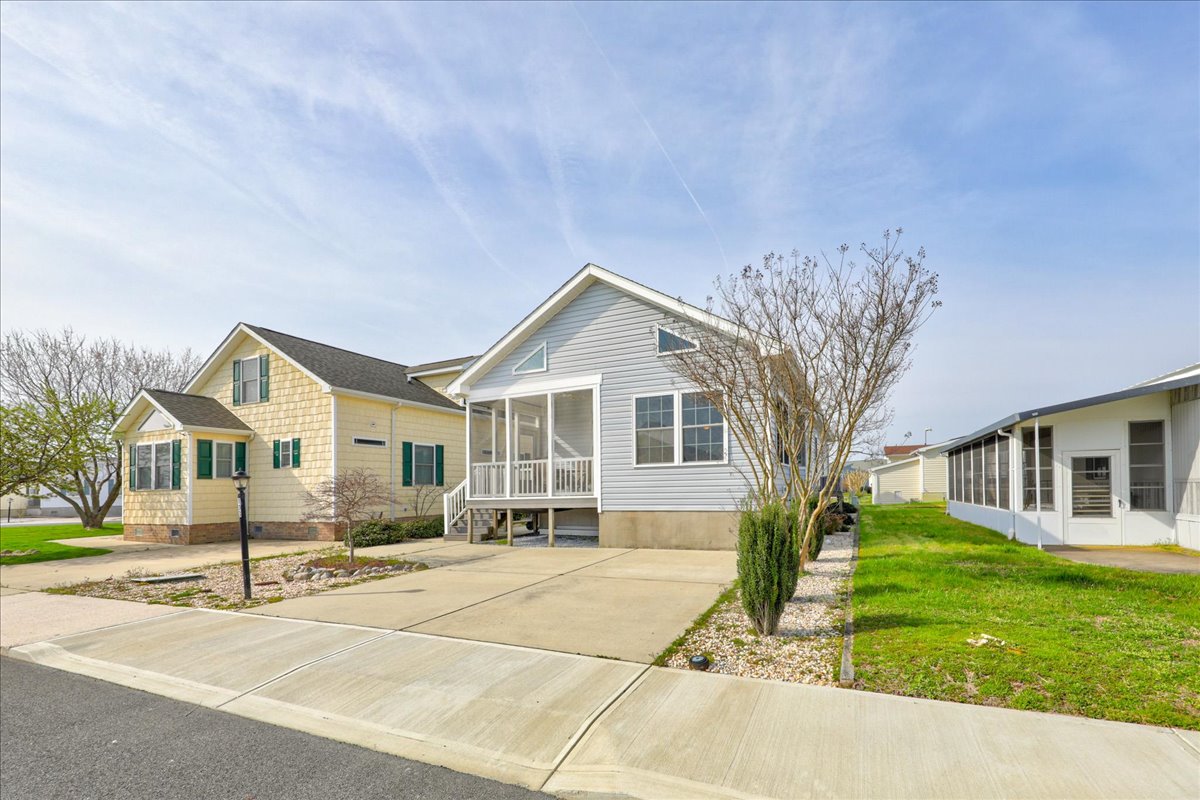 You'll love the Coastal Decor thoughout this Lovely Home!