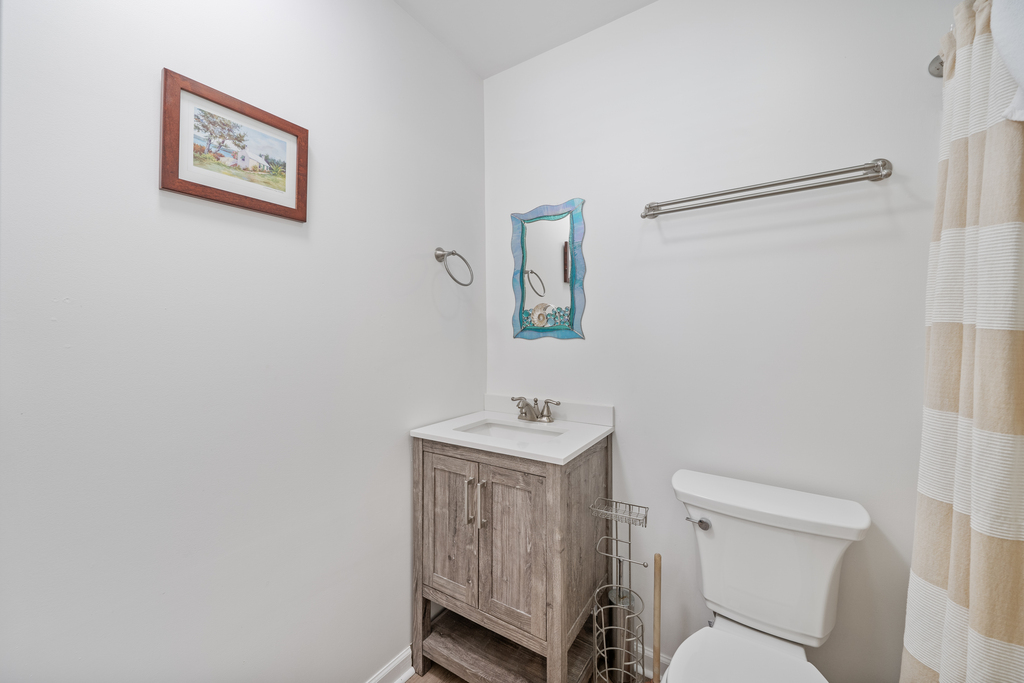 Private Master Bath!