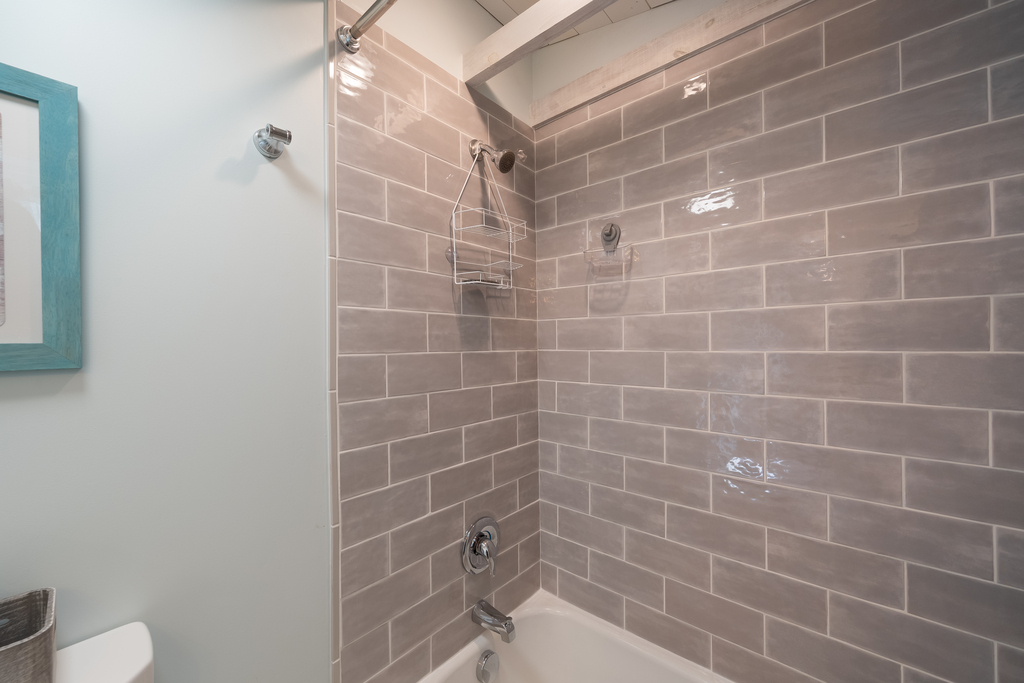 Chic Coastal Subway Tile in Full Bath 1.