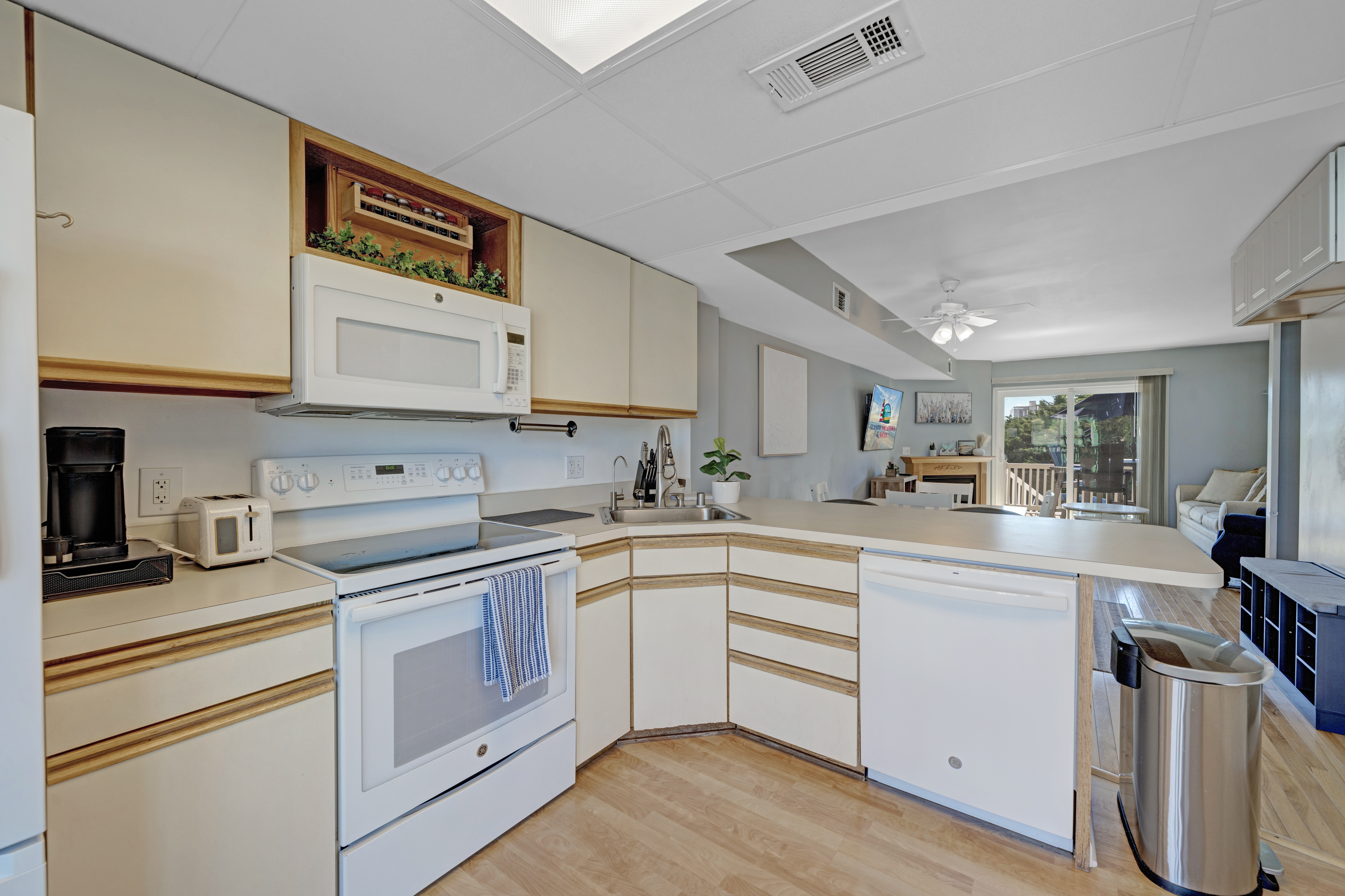 The stocked Kitchen will delight the Chef in your Family with all the conveniences of home!