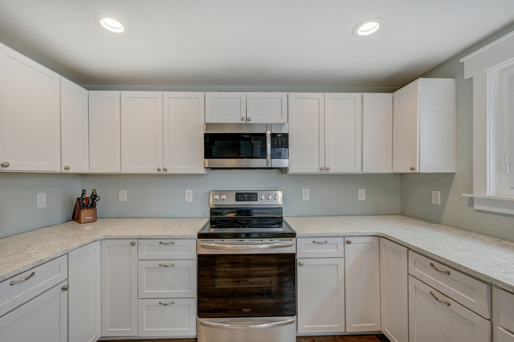 Mealtime will be a bay breeze at Sea Salt.