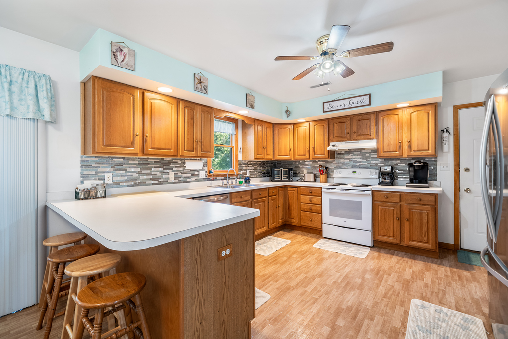 Spacious Kitchen with all the comforts of home!