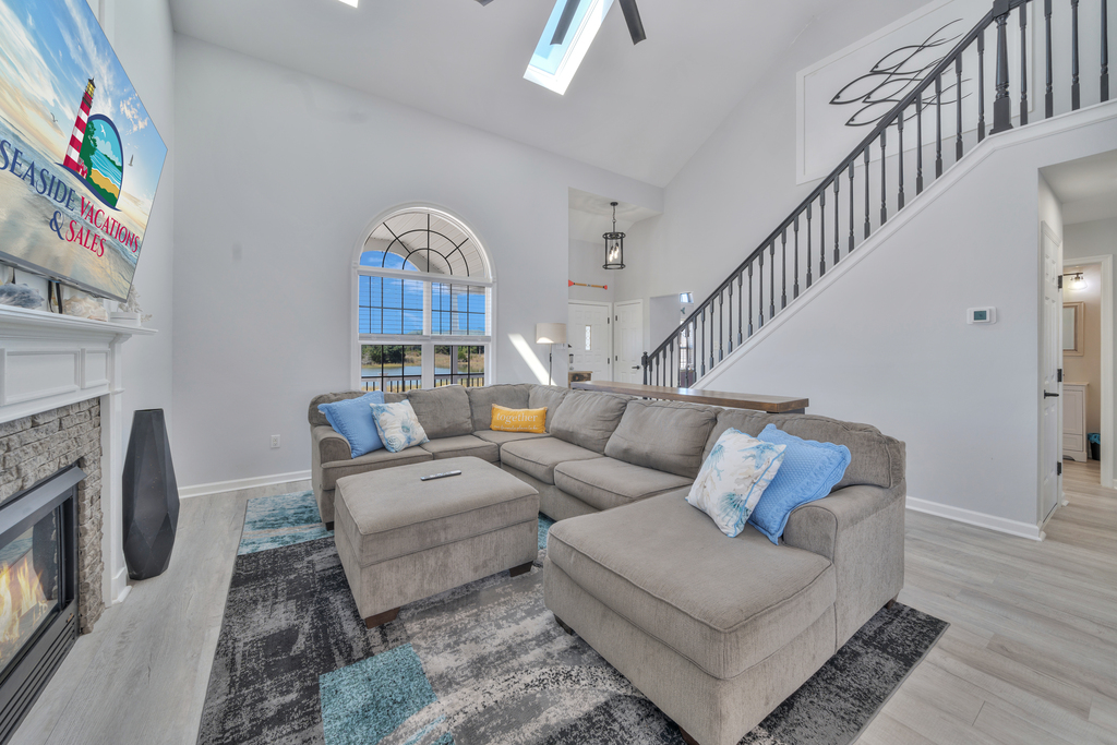 This fabulous Waterfront Home sleeps 8 in pure comfort and style.