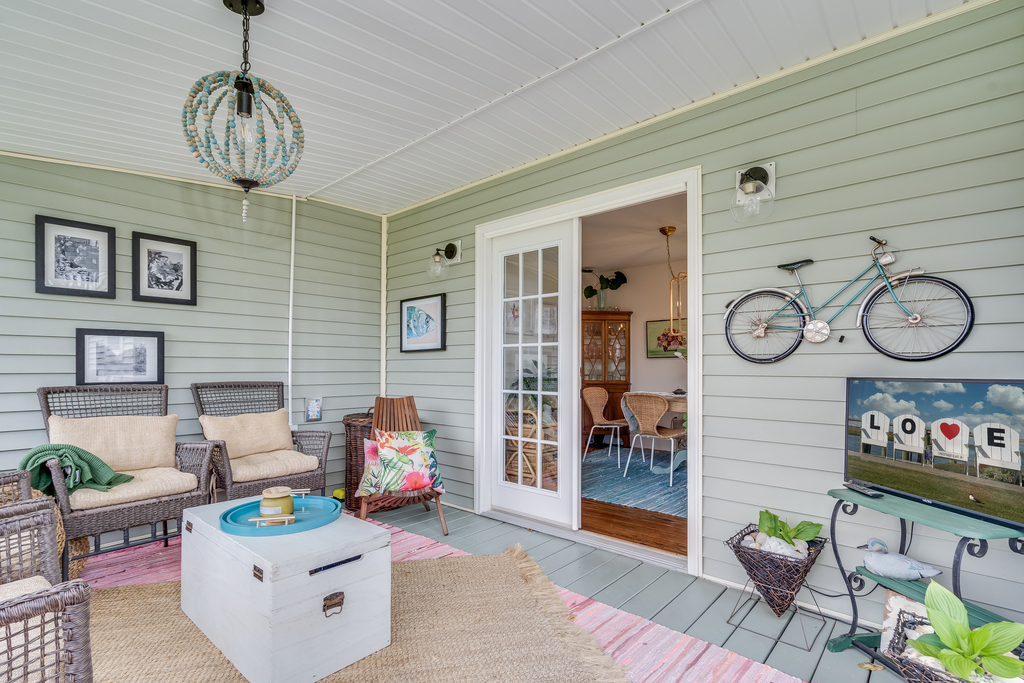 Just off the Dining Area is a fabulous Screened Porch!