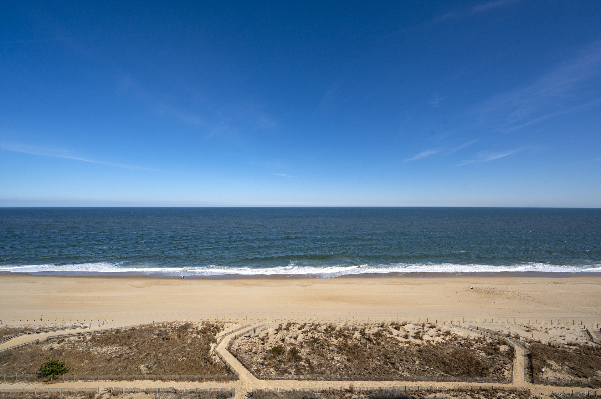 Golden Sands 1212 ~ Let the Waves Hit Your Feet & The Sand Be Your Seat!