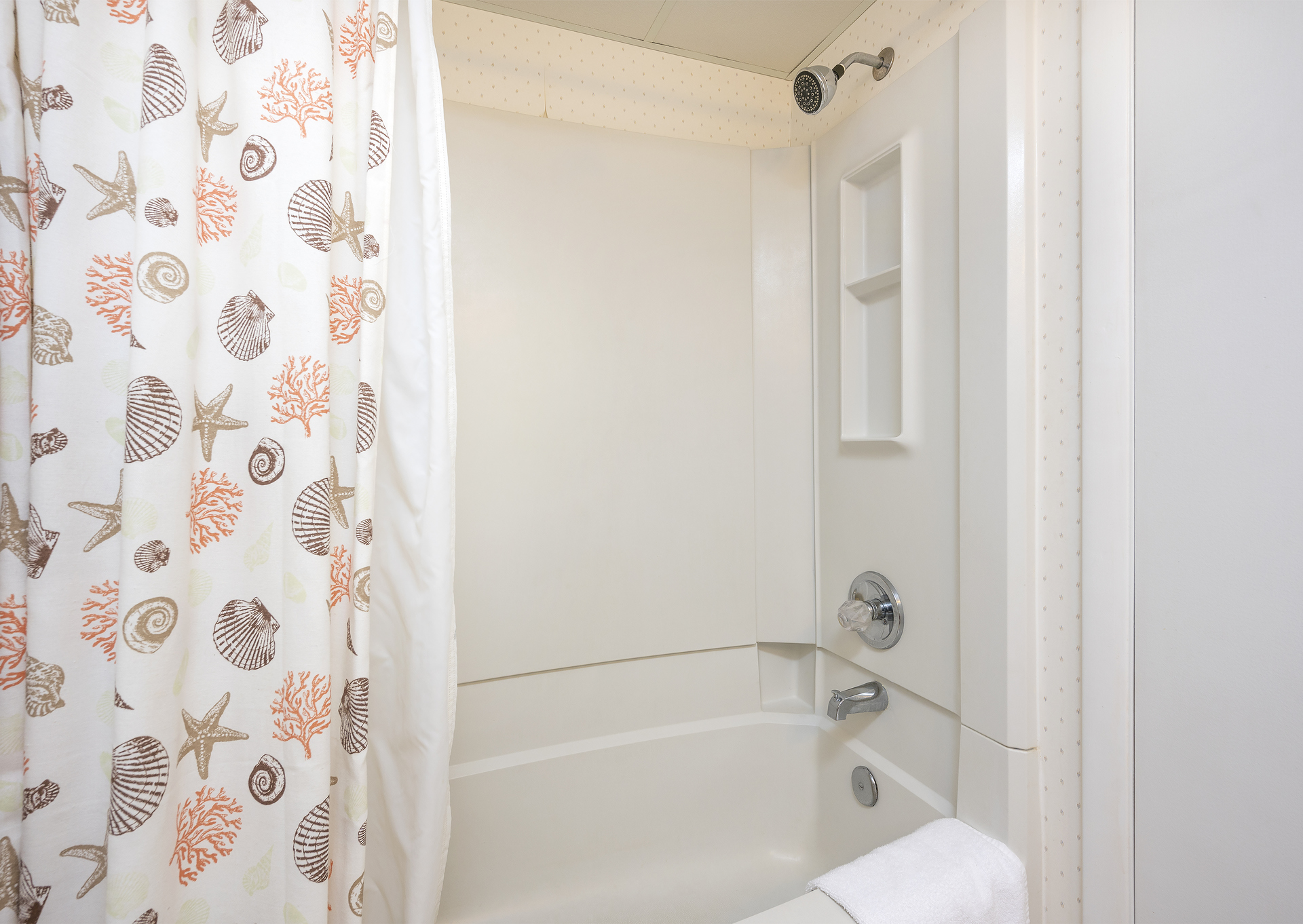 The second bathroom helps make getting ready a breeze with a Shower/Tub Combo