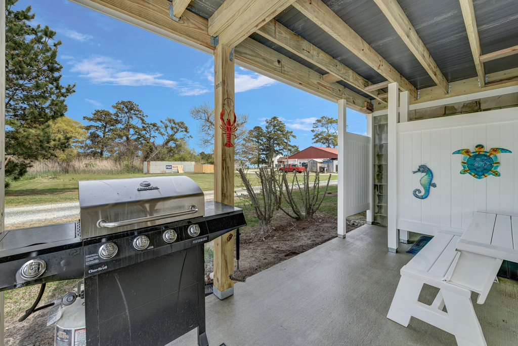 Wander down to Below Deck for Ring Toss, a Picnic Area, and more!