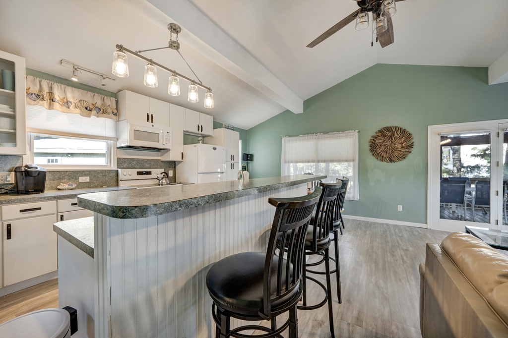 Grab a quick bite at the Breakfast Bar before hitting the Beach.