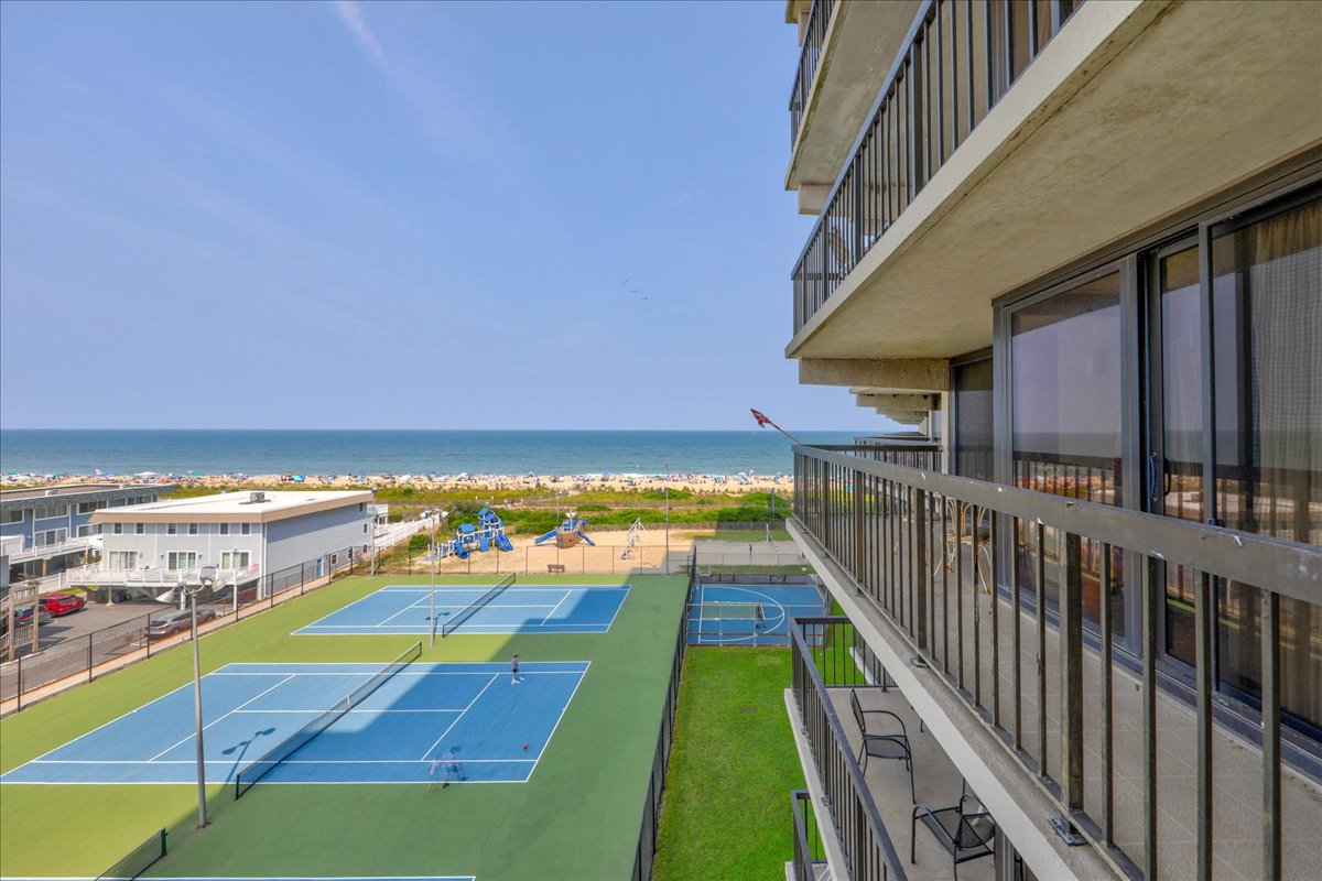 Sweeping Ocean Views from Sea Watch 509.