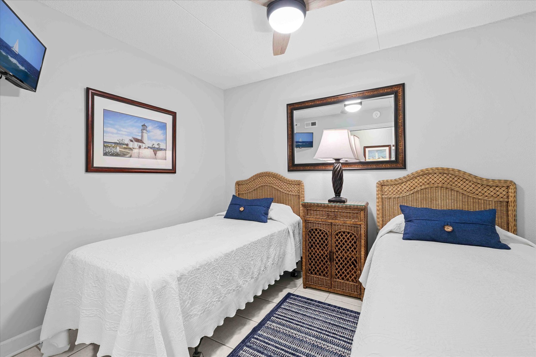 The Den offers 2 Twin Beds.