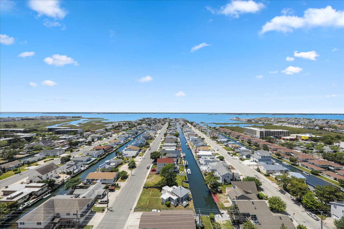 Enjoy all the Wonderful Capri has to offer while calling Capri 1802 your Home!!