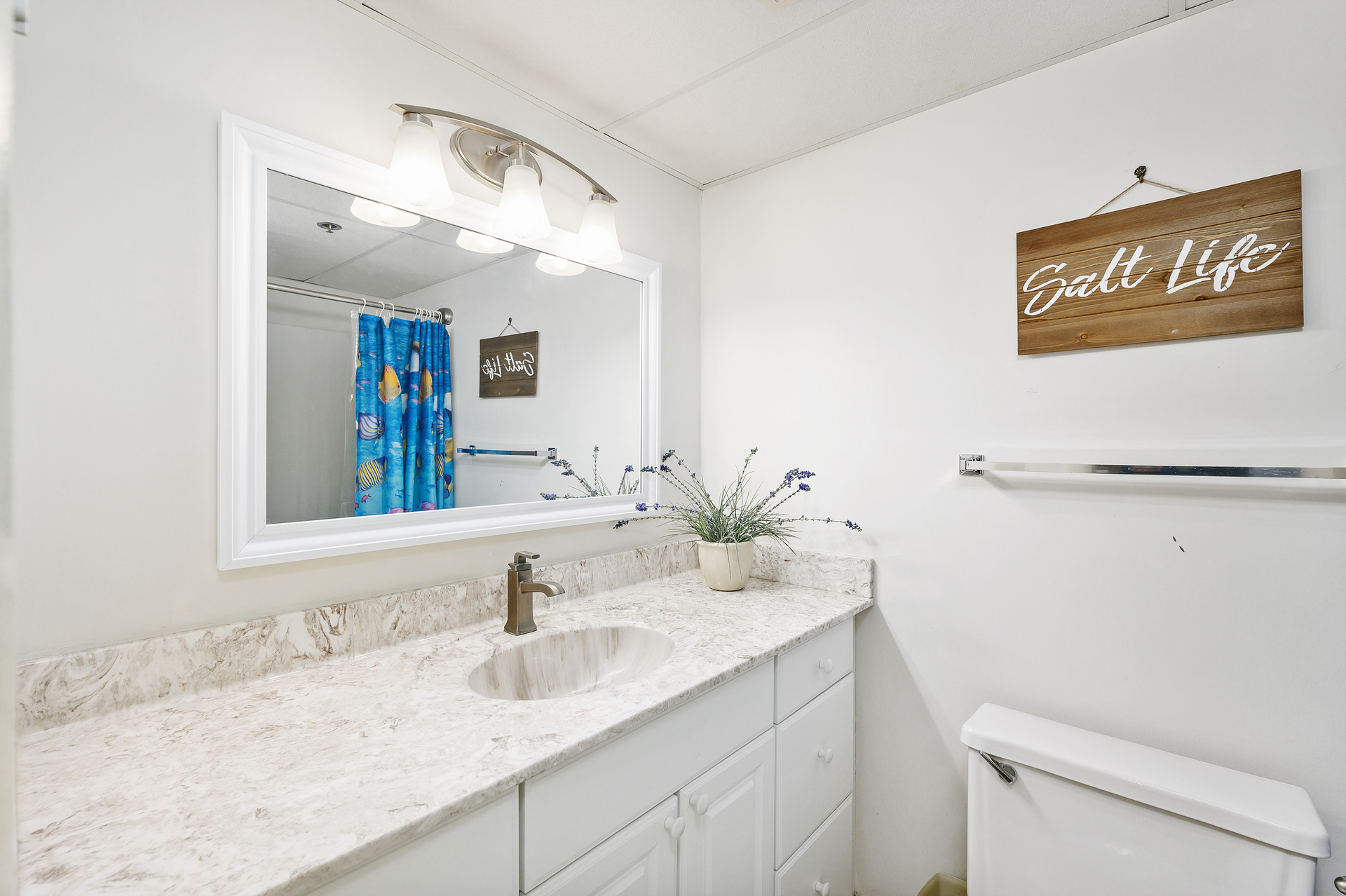 The 2nd bathroom has also been renovated