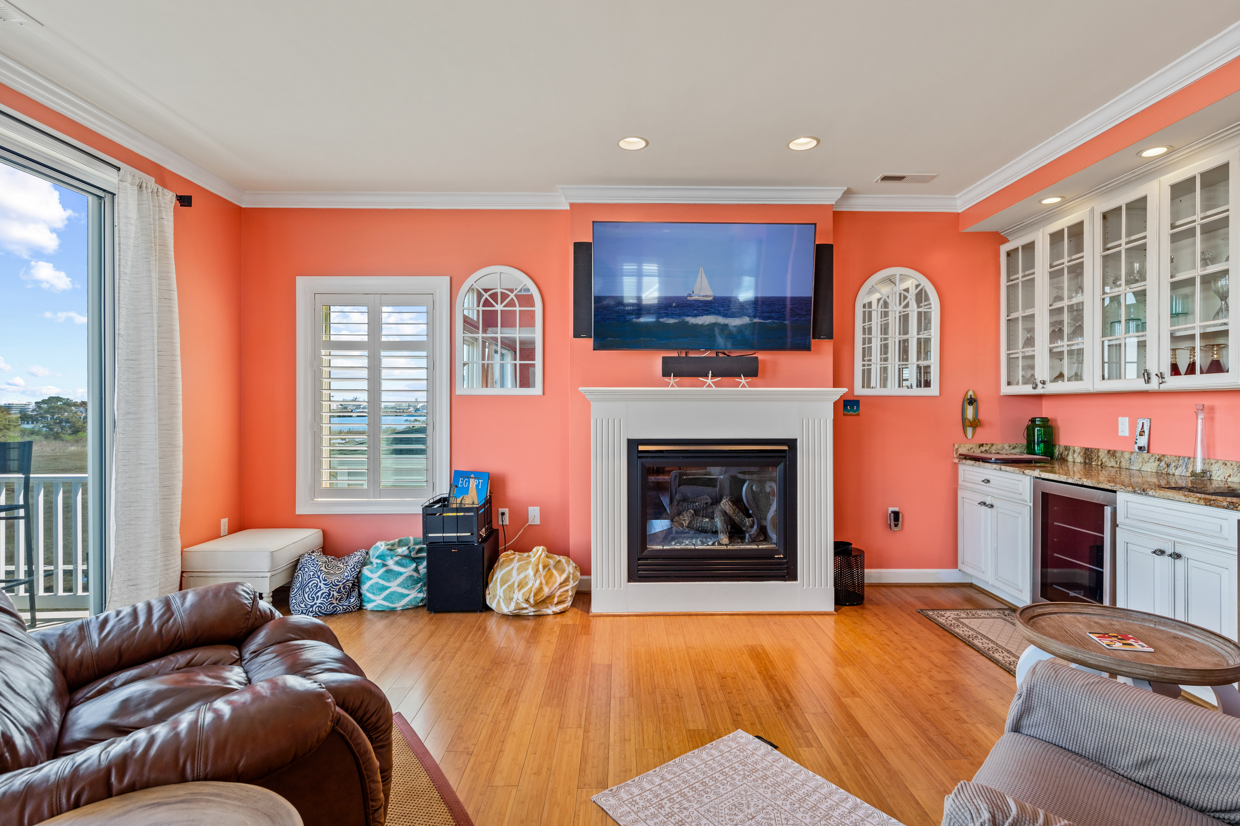 Enjoy the Free Wi-Fi, and Flat Screen TV.