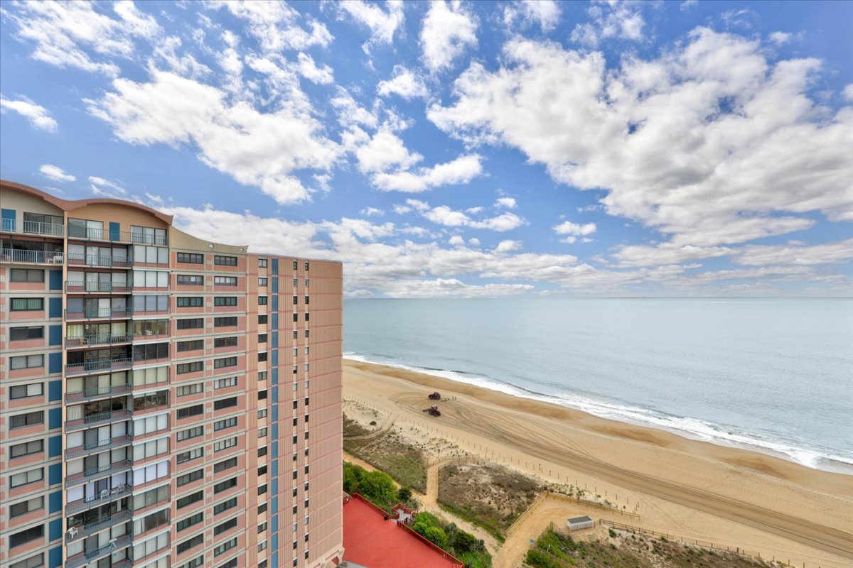 Golden Sands 1703 - The Perfect Space to Begin & End Each Wonderful Vacation Day!