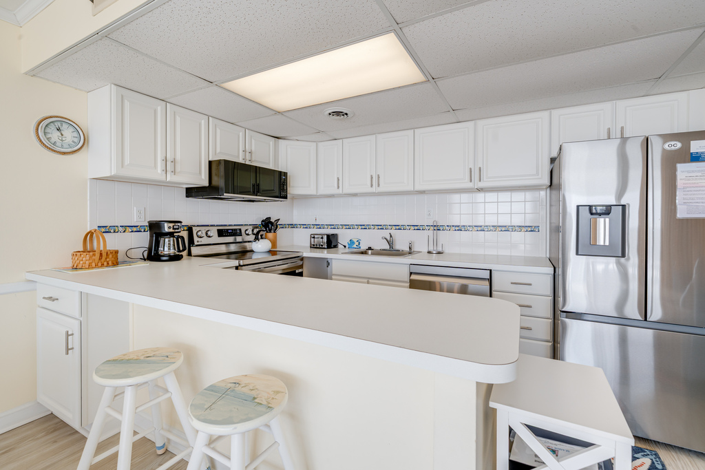 Grab a quick bite before you hit the Beach at the Breakfast Bar!