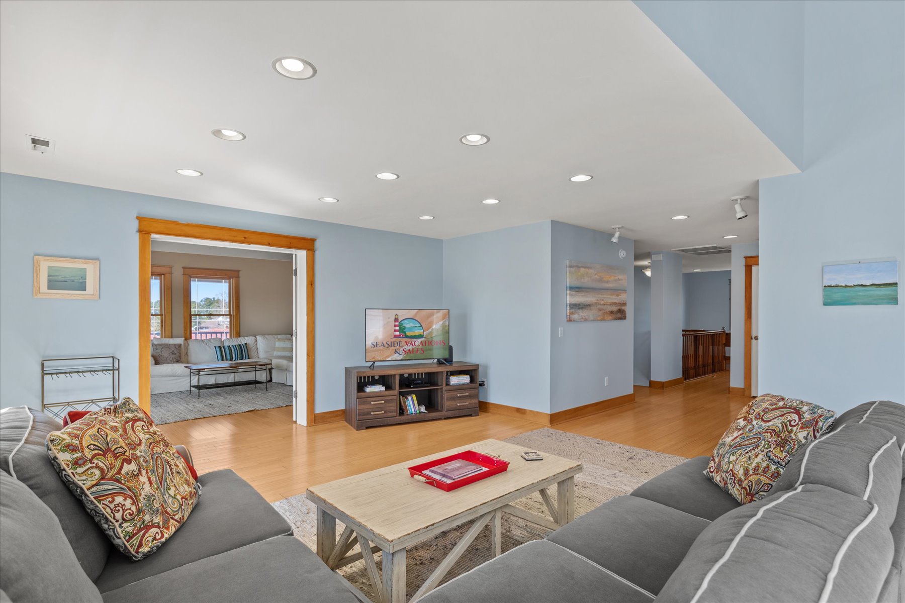 Enjoy Flat Screen Streaming TV and Free WiFi.