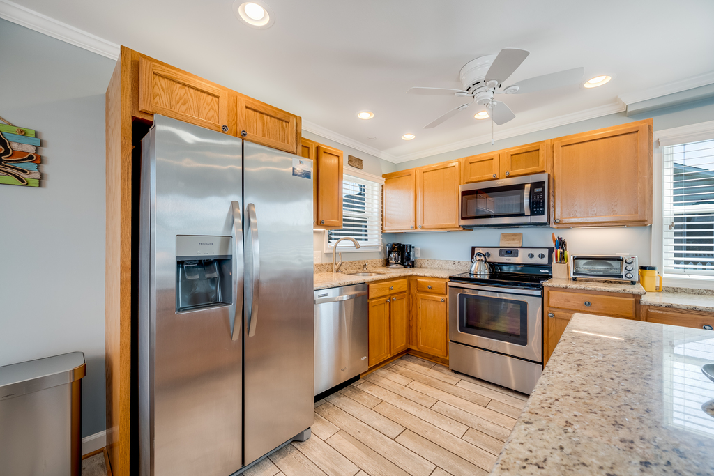 Updated, stainless steel appliances throughout!