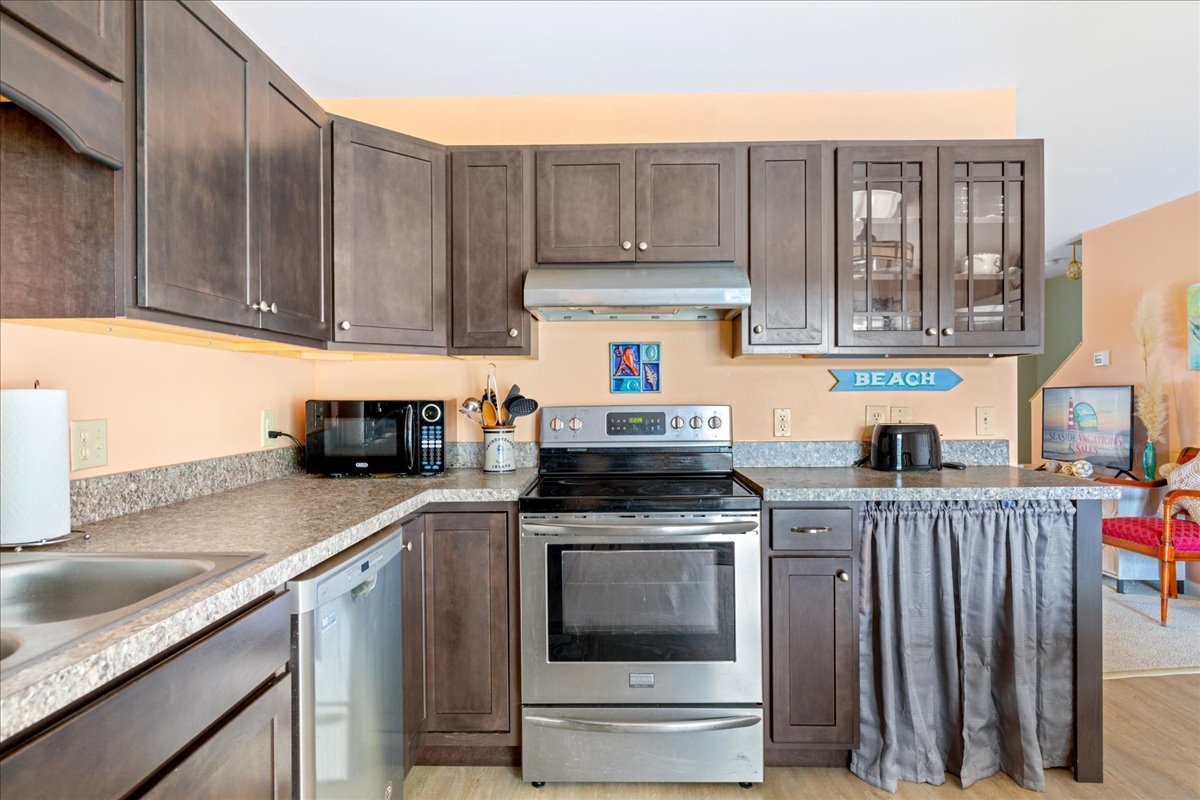 Grab a quick bite before hitting the Beach.