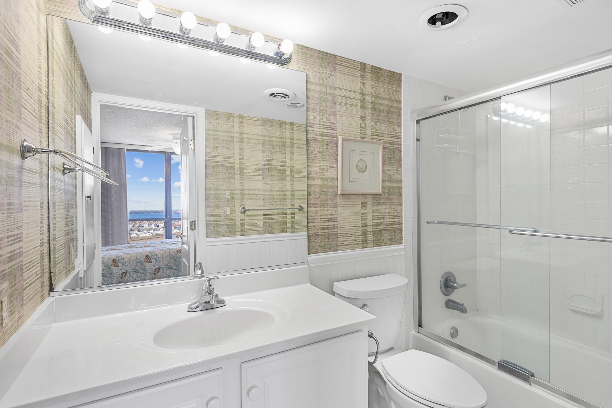 Attached Junior Primary Bath.