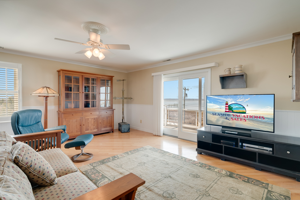 Relax after a fun-filled day at the Beach and enjoy Free WiFi and Flat Screen Smart TV - and just look at those Views!