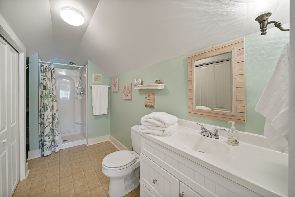 Full Bath 2 has a Walk-in Shower.