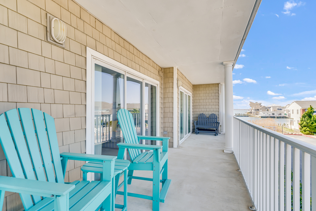 Huge Wraparound Balcony with Bay Views.