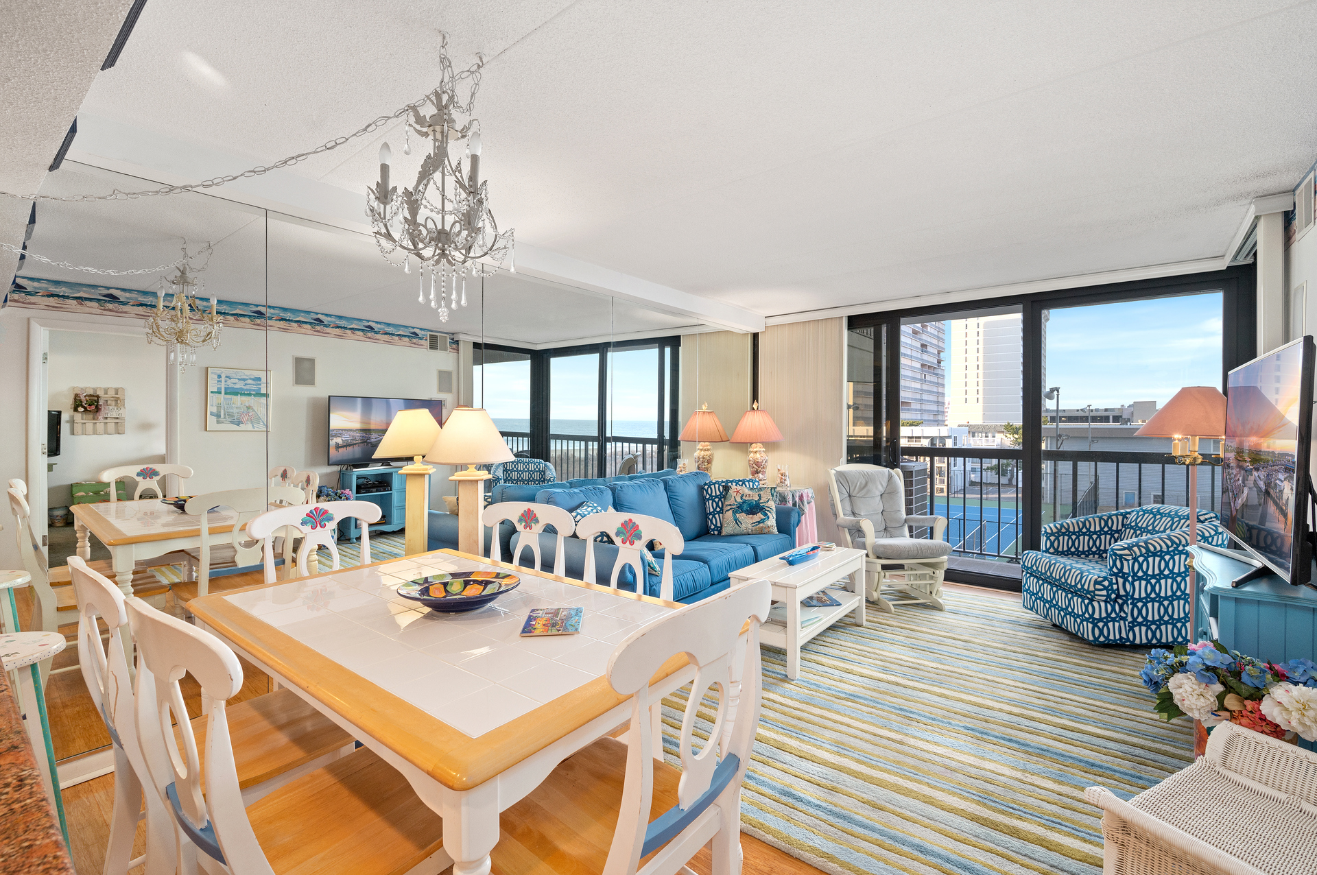 This Beachfront Beauty comfortably sleeps a family of 9!