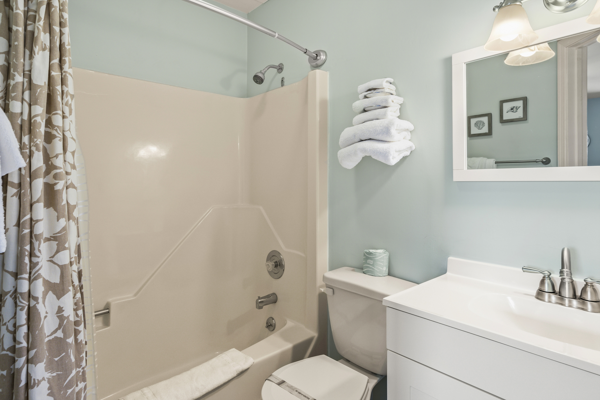 Full Bath with Tub/Shower Combo.