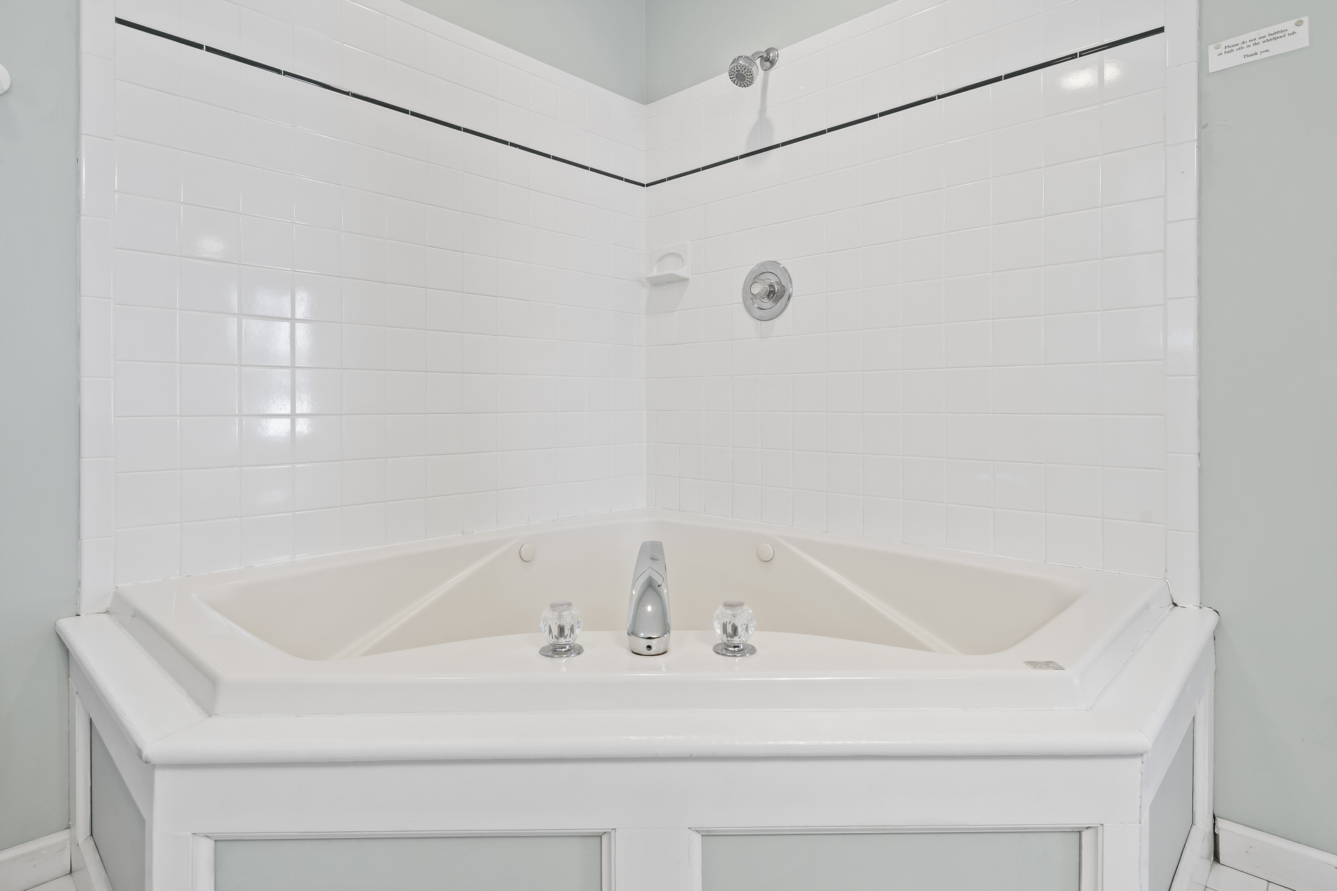 You will feel like you`re at the Spa in this marvelous master bath.