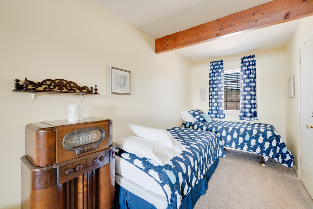 Bedroom 3's 2 Twin Beds.