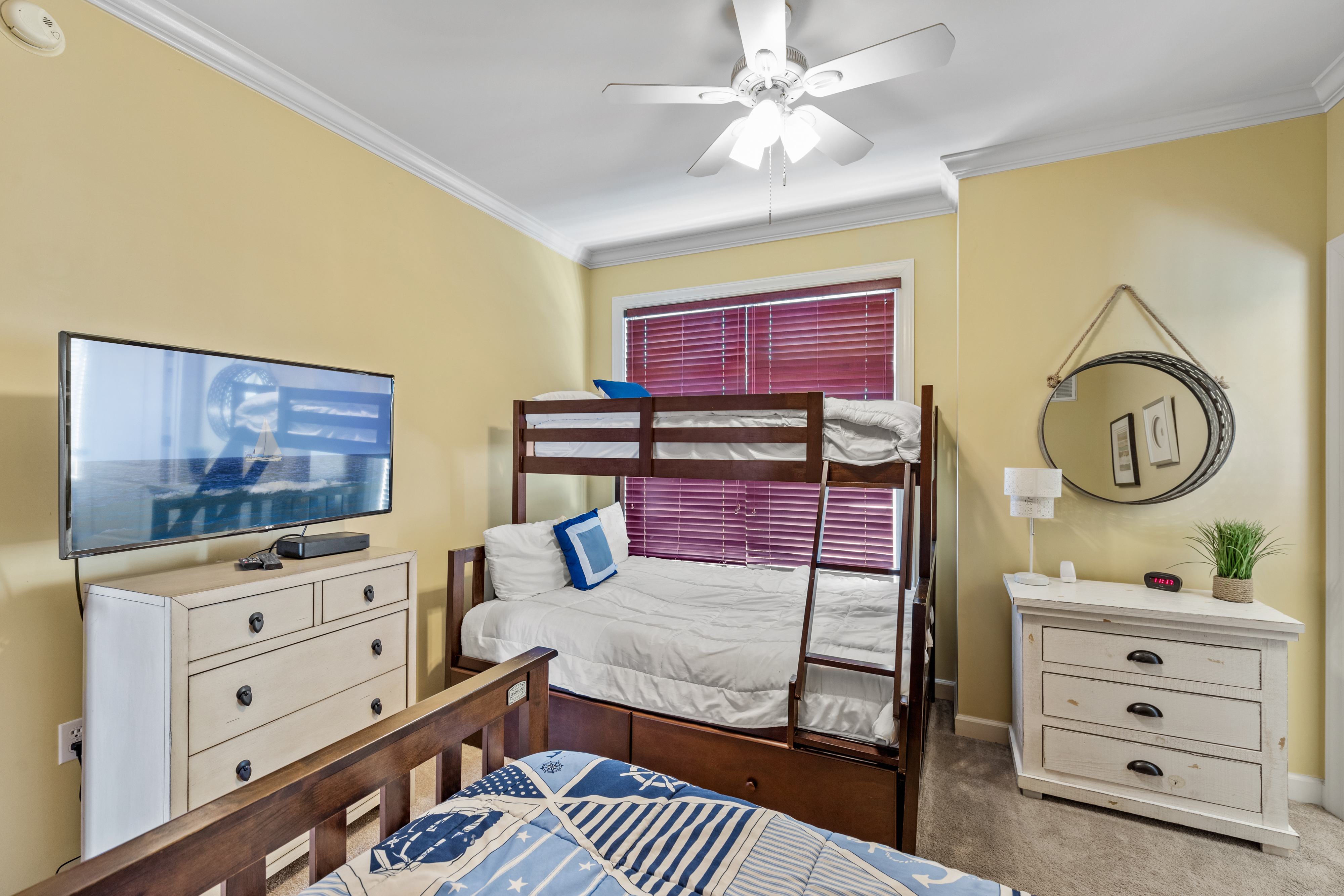 Comfortably sleeping 4.