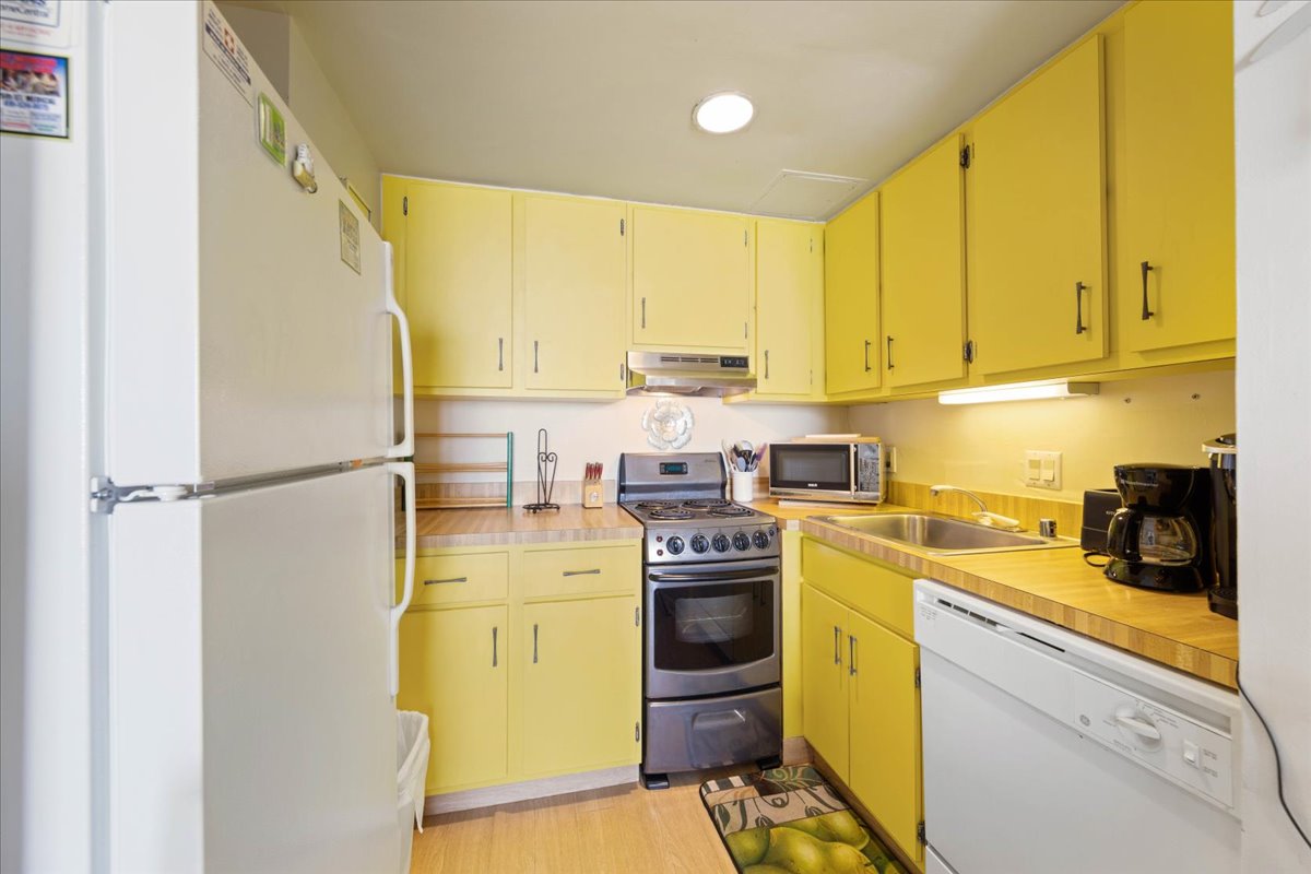 The Bright & Open Kitchen allows the Chef in your Family to Reconnect even while Preparing Meals.