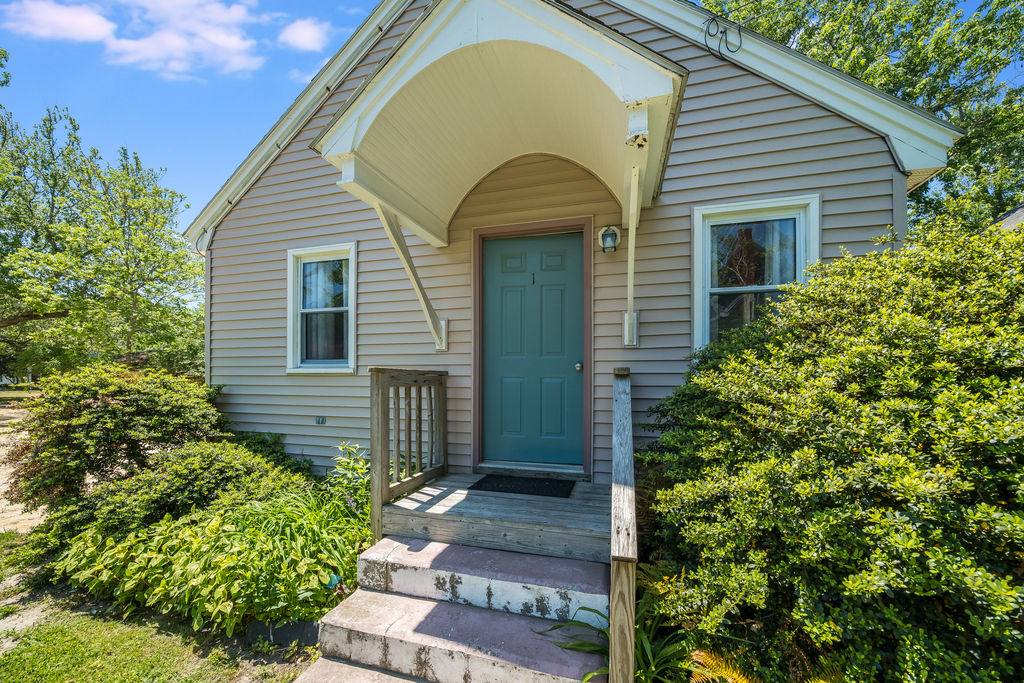 Welcome to Chris' Cottage 1!
