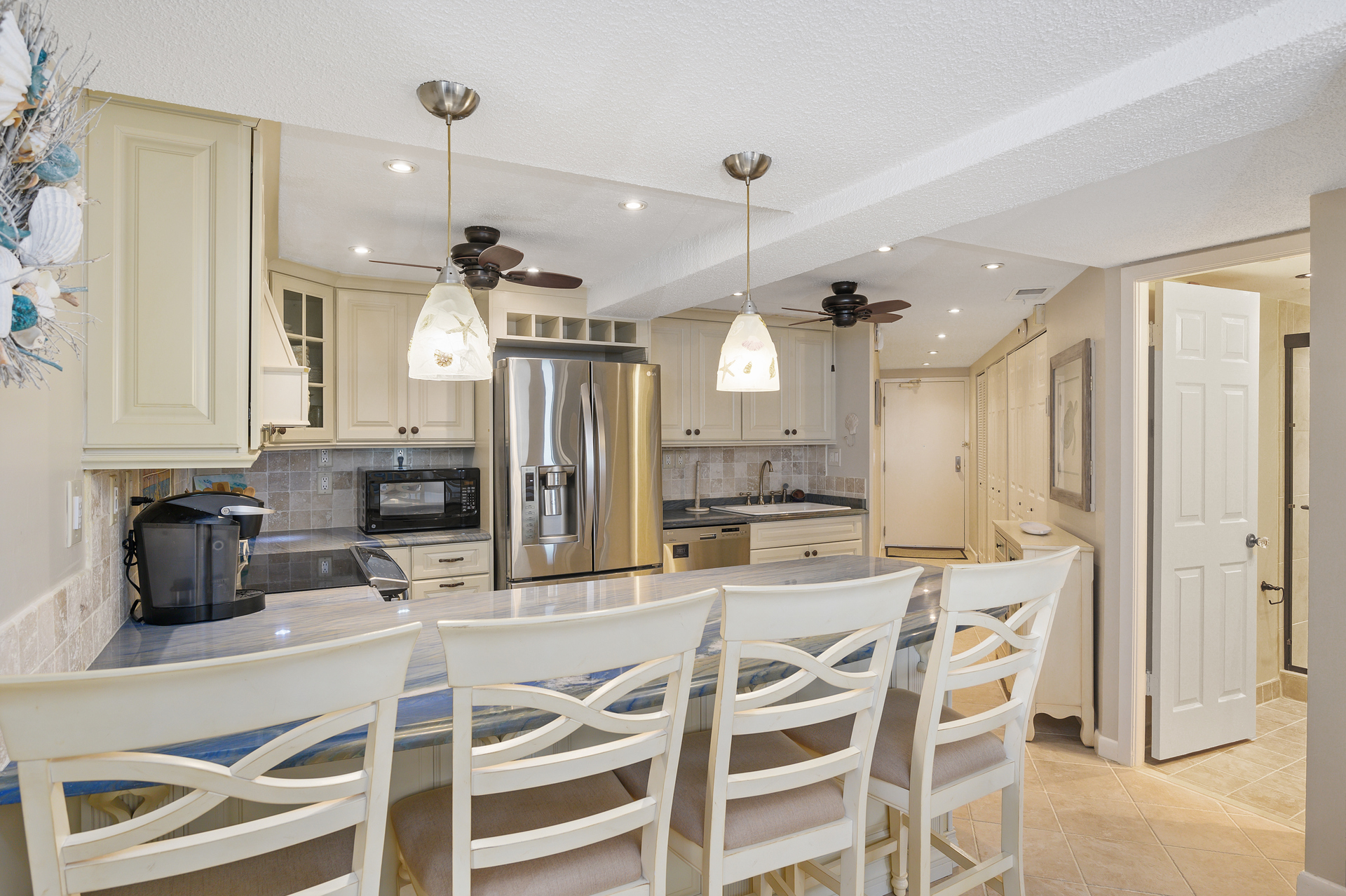 The Beautiful Breakfast Bar is the perfect space for a quick bite before heading out for another day of Fun in the Sun!