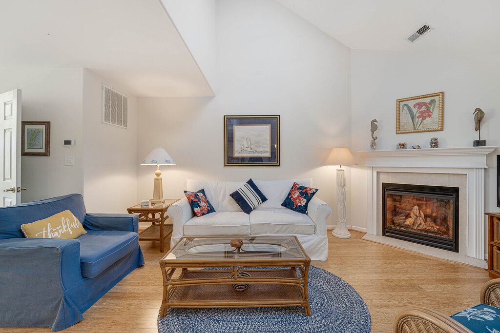 Beautifully furnished with a tasteful Coastal Style.