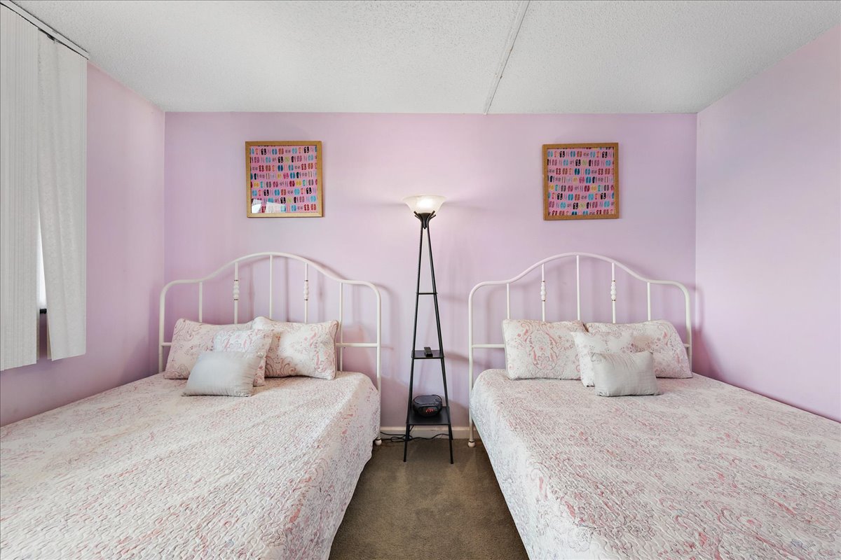 Melt into the 2 Plush Queen Beds & Relax!