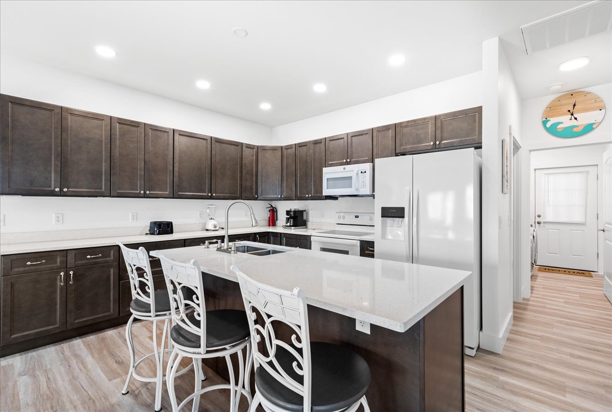 Grab a quick bite at the Breakfast Bar before hitting the Beach.