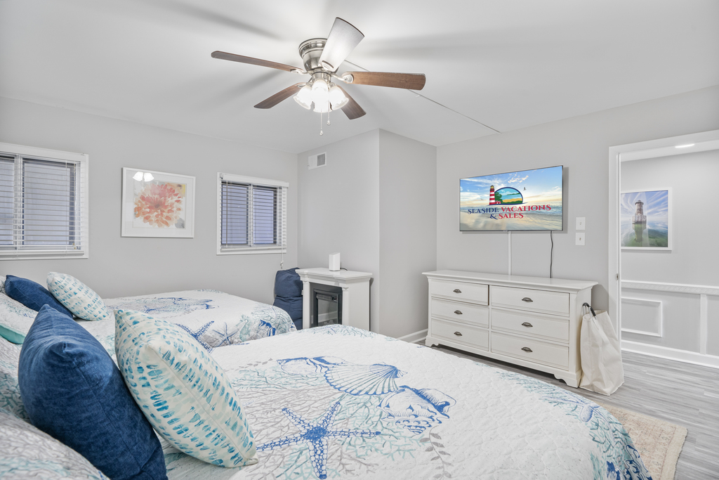 Relax and enjoy your Favorite Movie on the Flat Screen TV!